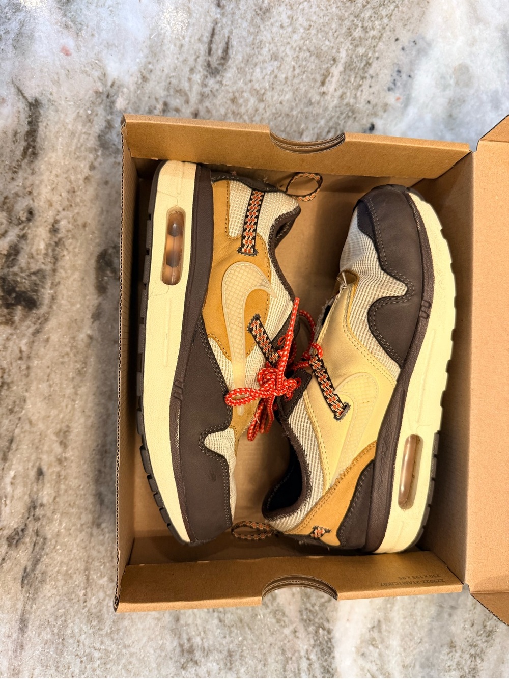 Travis Scott Jordan 6 Retro SP PS Medium Olive Infrared Black size 3Y